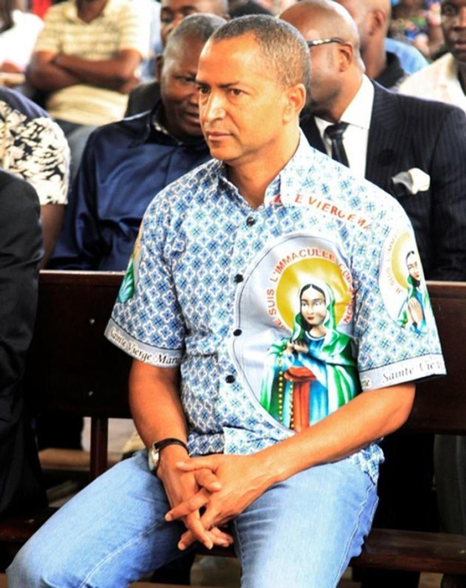 Moïse Katumbi, dirigeant de l'opposition et ancien gouverneur du Katanga, assiste à une messe à la mémoire du célèbre chanteur congolais Papa Wemba à Lubumbashi, en République démocratique du Congo, le 4 mai 2016. 